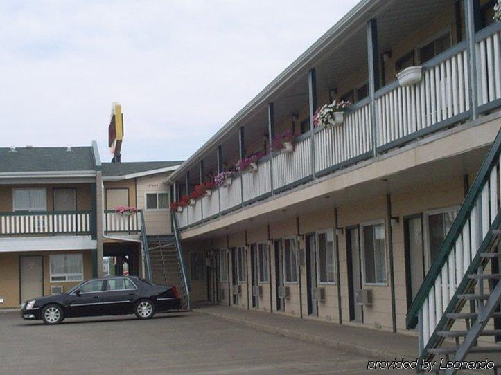 Chateau Motel Edmonton Exterior photo